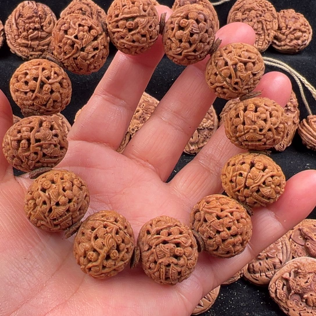 吊坠桃核桃核雕刻