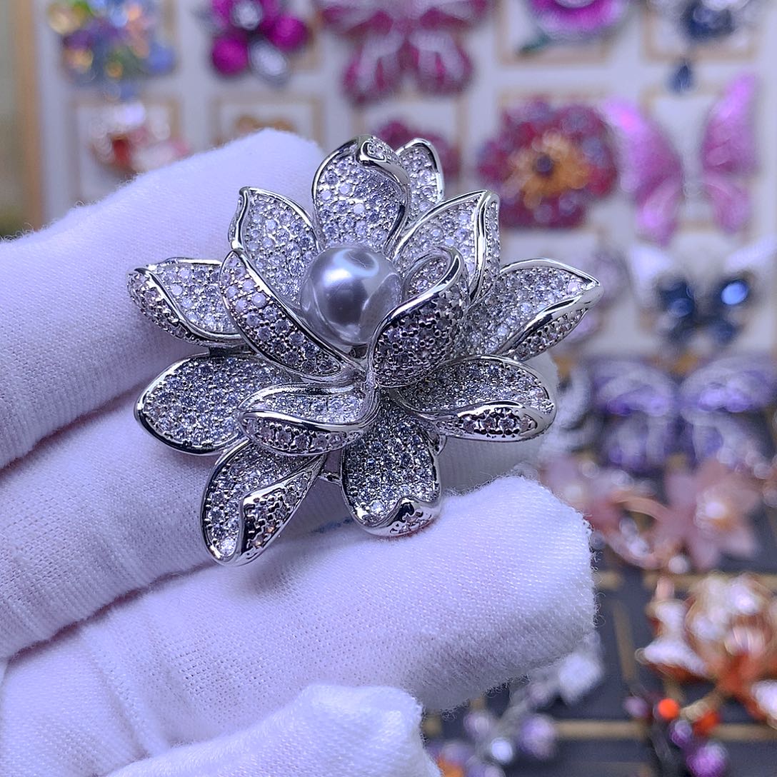 合成立方氧化锆铜胸针胸花