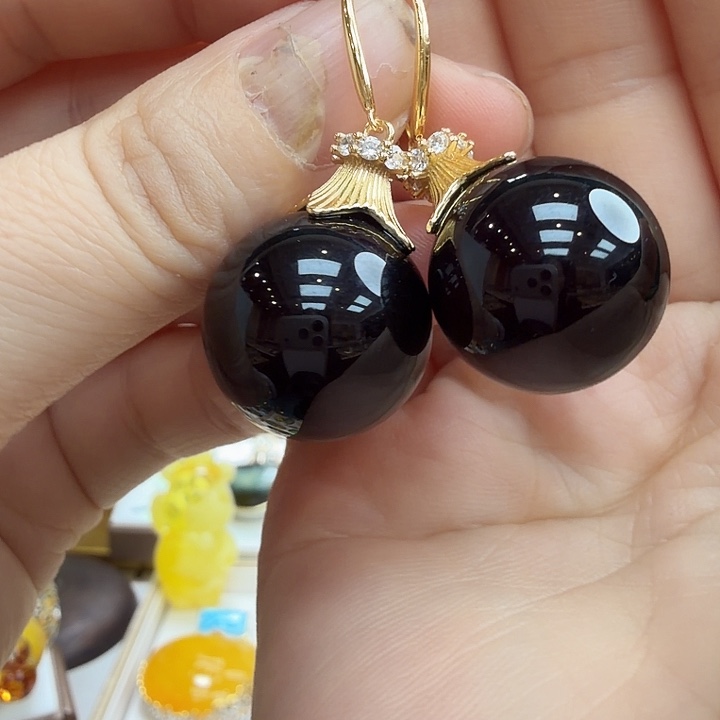 琥珀未镶嵌珠宝奇石