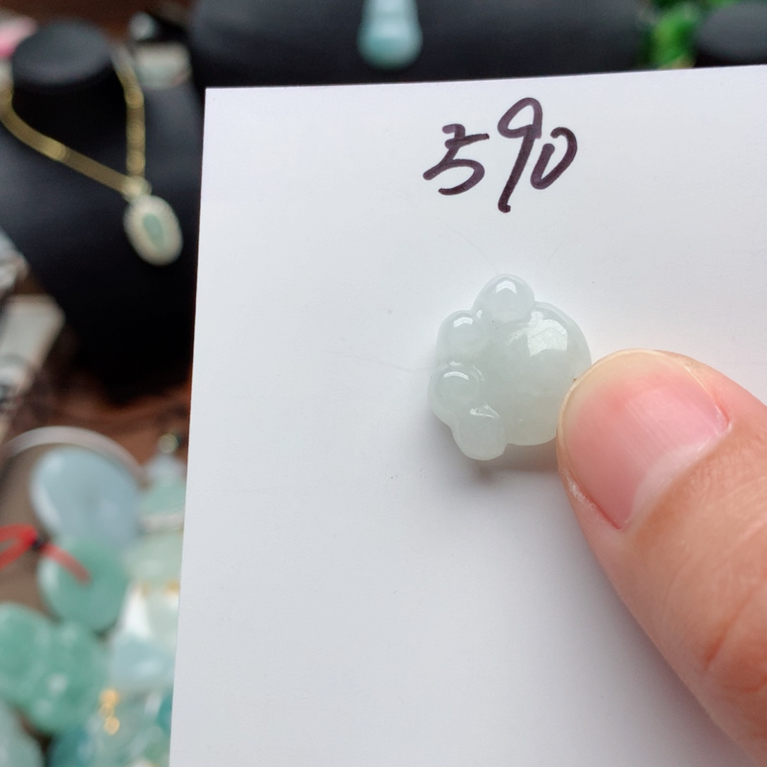 翡翠颈饰合金吊坠