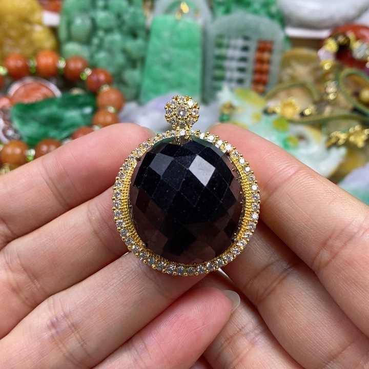 翡翠吊坠(赠链)未镶嵌