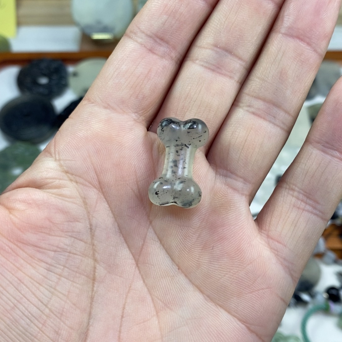 岫玉未镶嵌颈饰岫玉小骨头吊坠