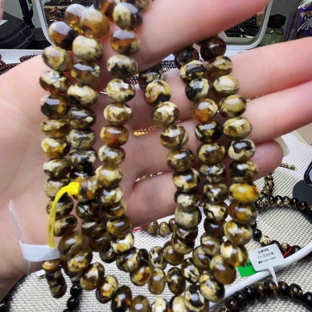 琥珀未镶嵌裸石8+