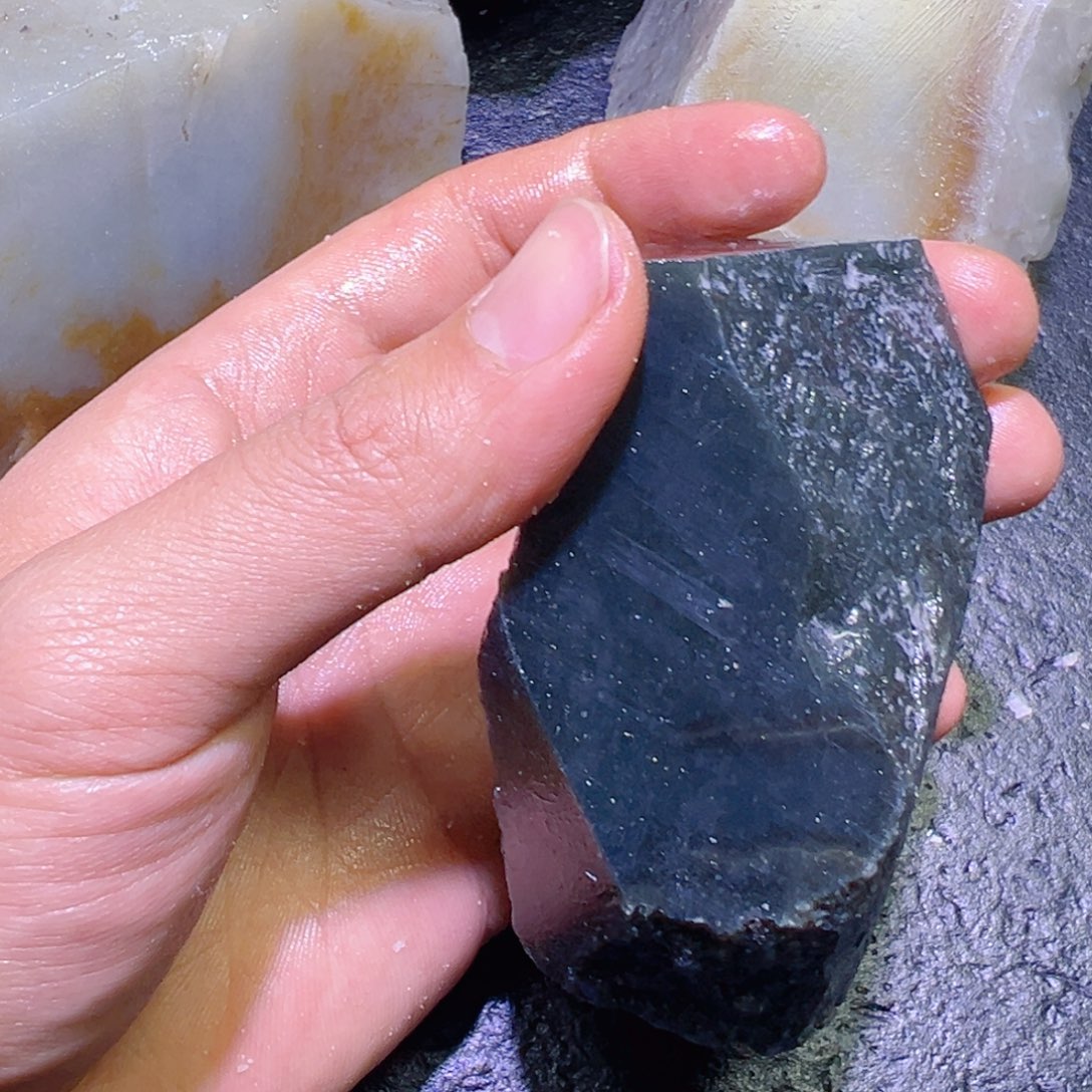 和田玉未镶嵌珠宝半成品