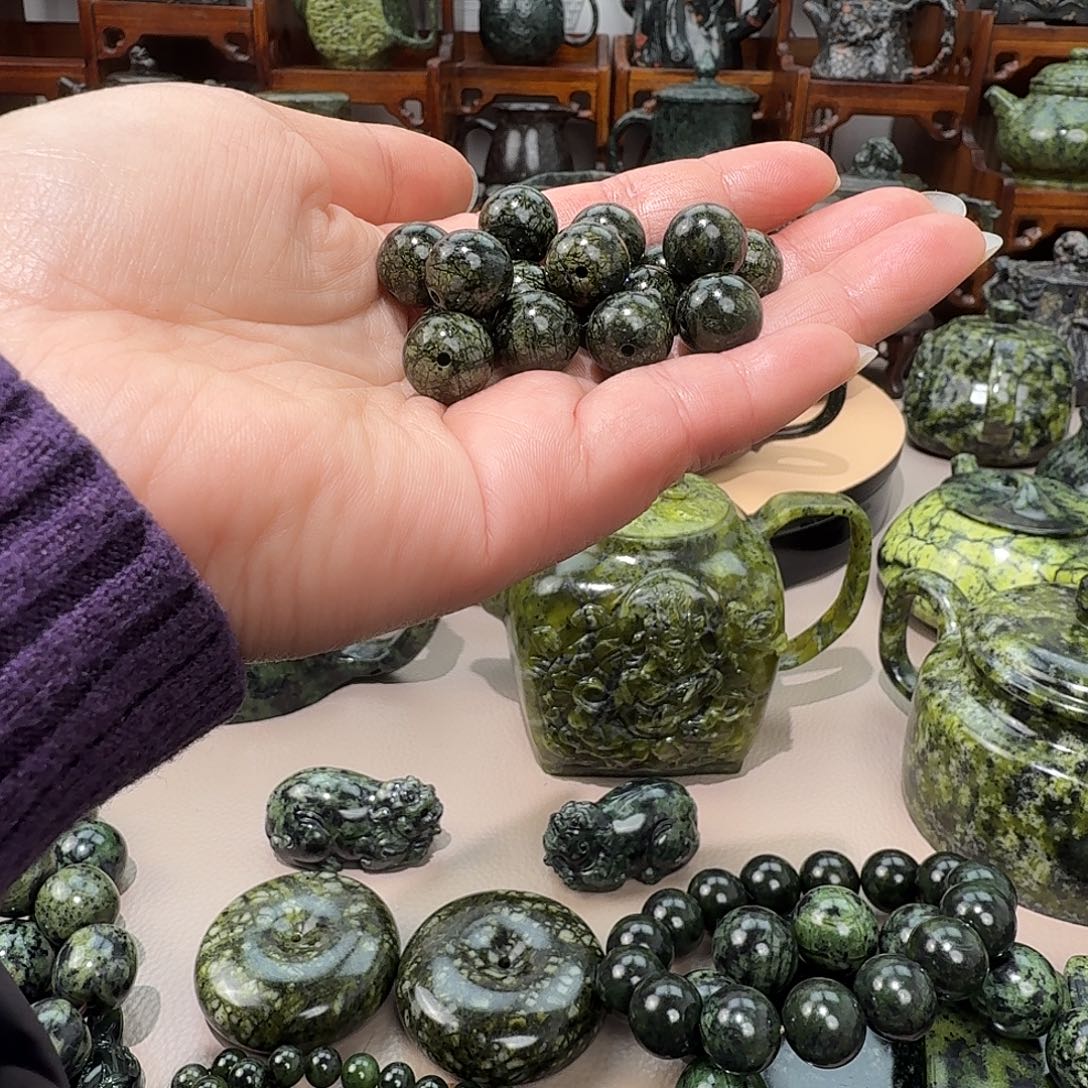 萧***宇蛇纹石玉未镶嵌藏玉药王石茶壶