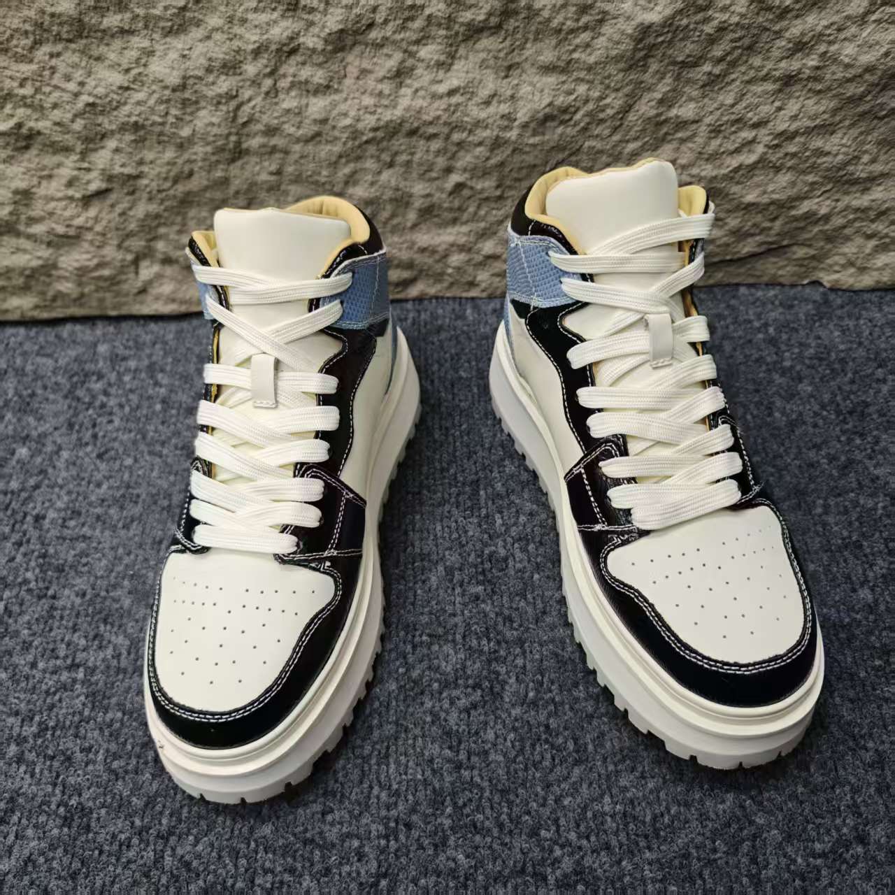 冬季新品   白色马皮拼接沙蟒中邦高弹底休闲运动板鞋