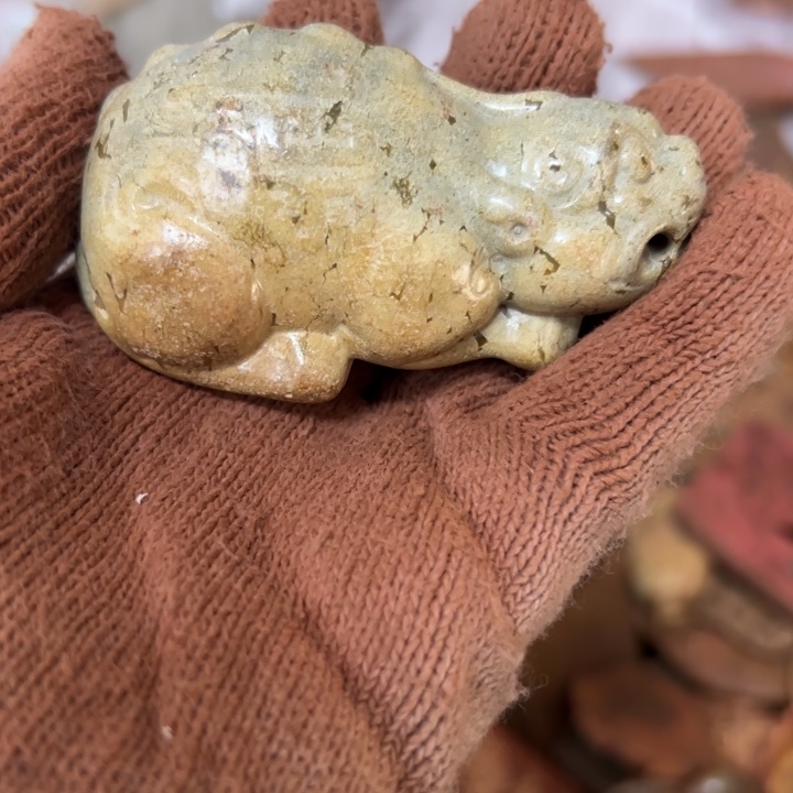 向***发和田玉（黄玉）未镶嵌挂件