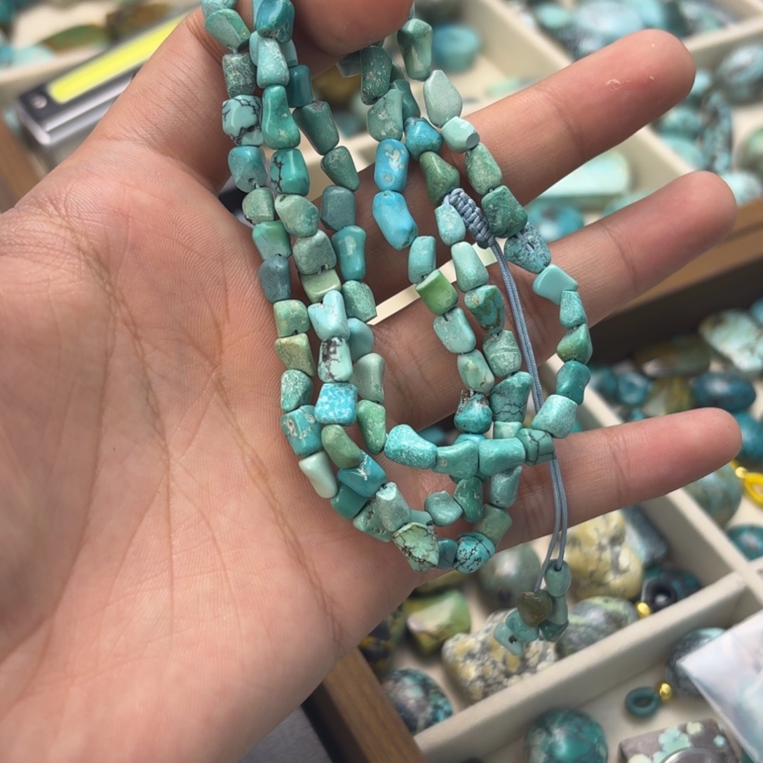 绿松石未镶嵌珠宝奇石