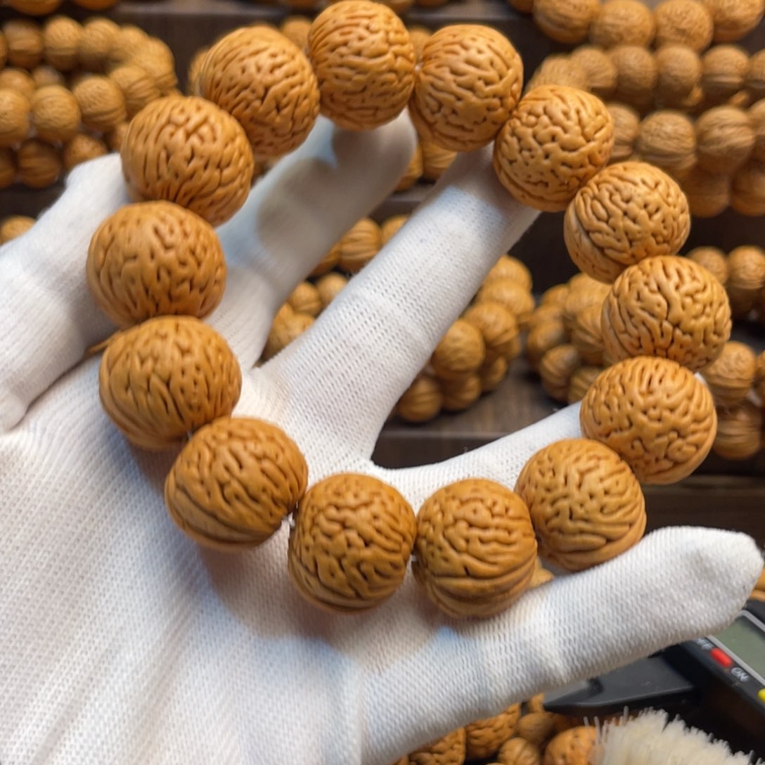 吊坠桃核王***6白月光正圆