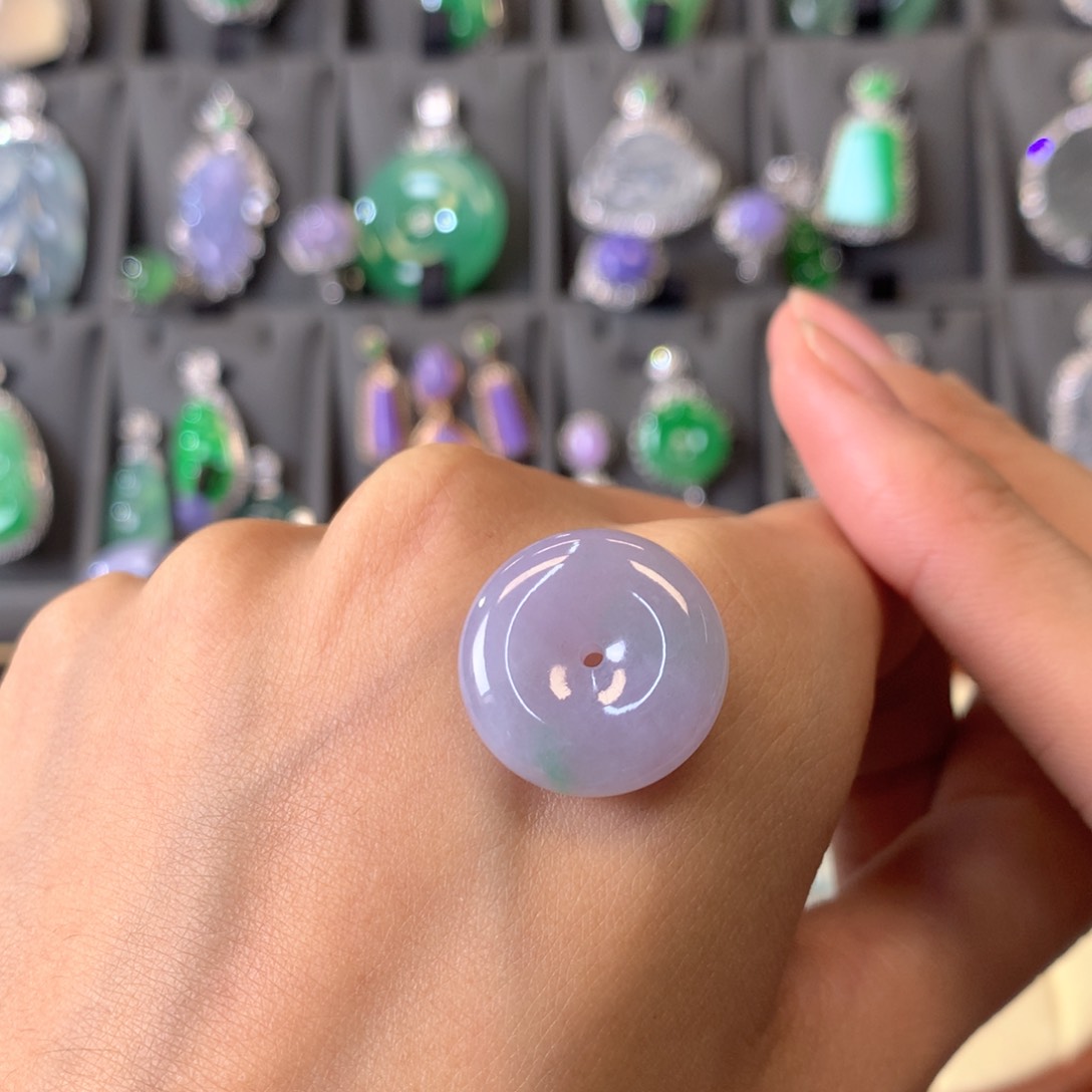 翡翠颈饰未镶嵌裸石