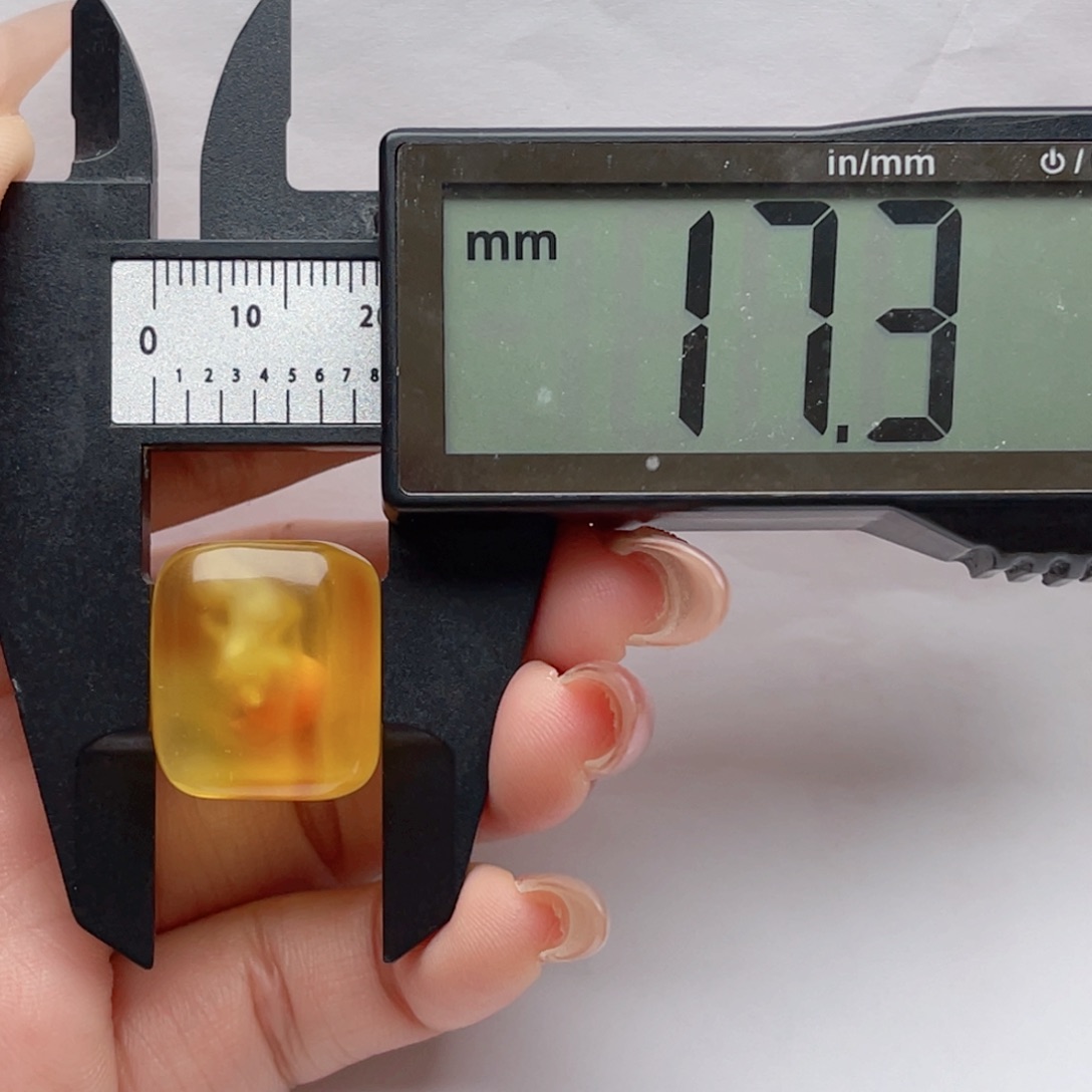 蜜蜡裸石未镶嵌蜜蜡牌子 思思