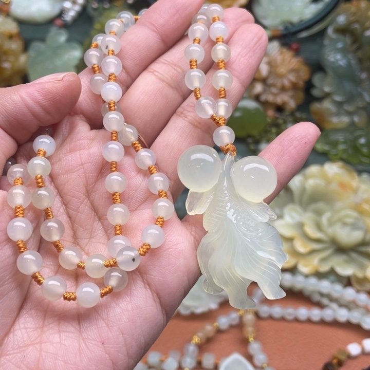 蛇纹石玉吊坠合金