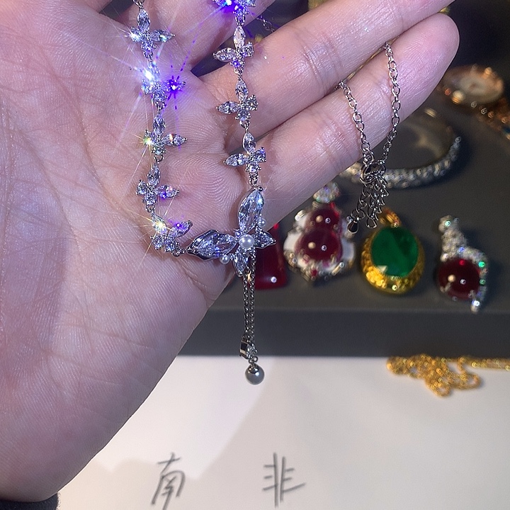 非金属43吊坠。             