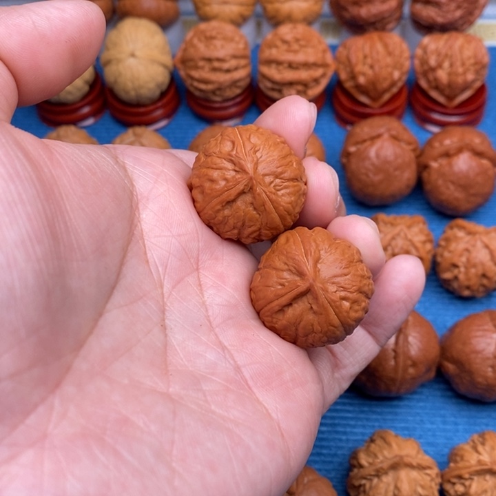 文玩核桃把件三棱