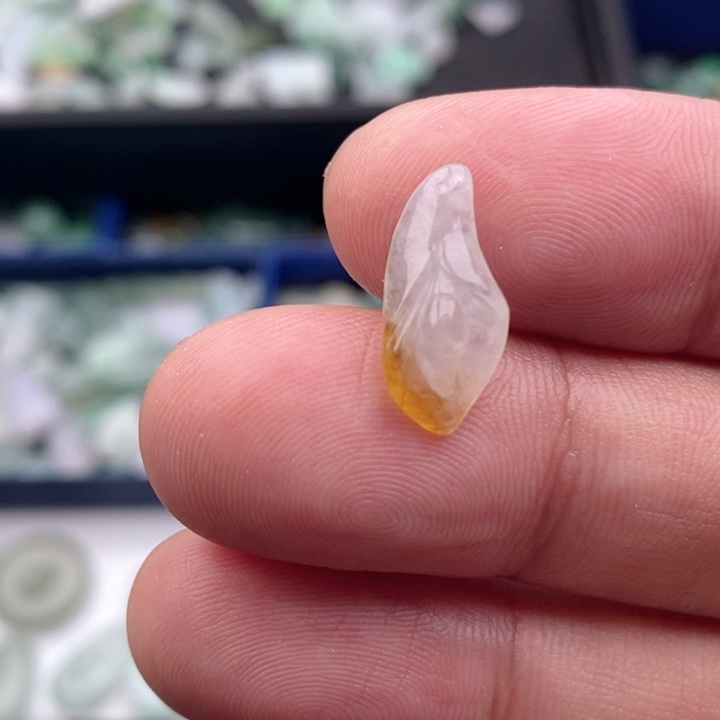 古***吧翡翠未镶嵌吊坠(不含链)
