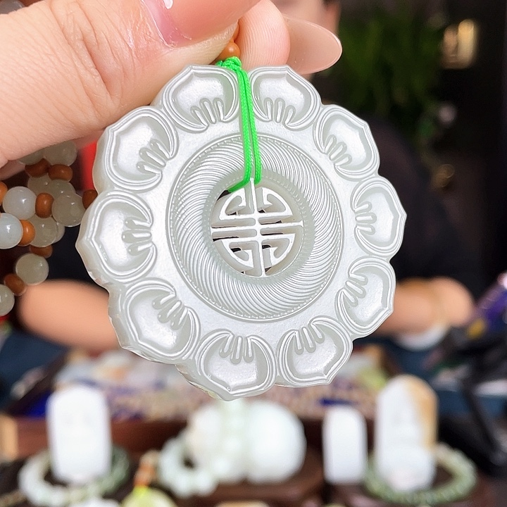 和田玉未镶嵌颈饰定制发货