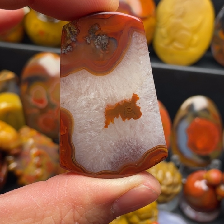 玛瑙/玉髓颈饰未镶嵌