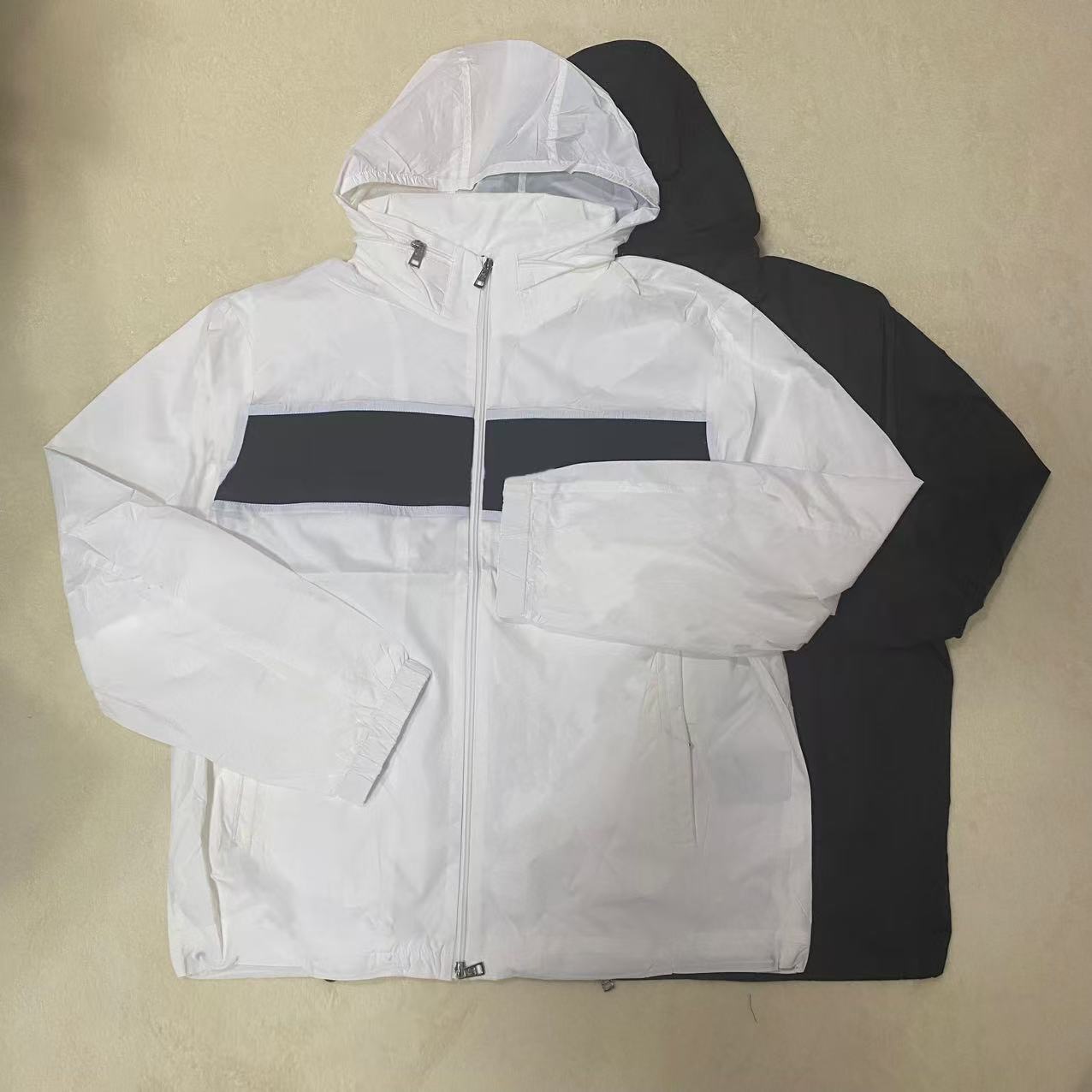 Sweet DD双色薄款胸前条纹连帽运动外套