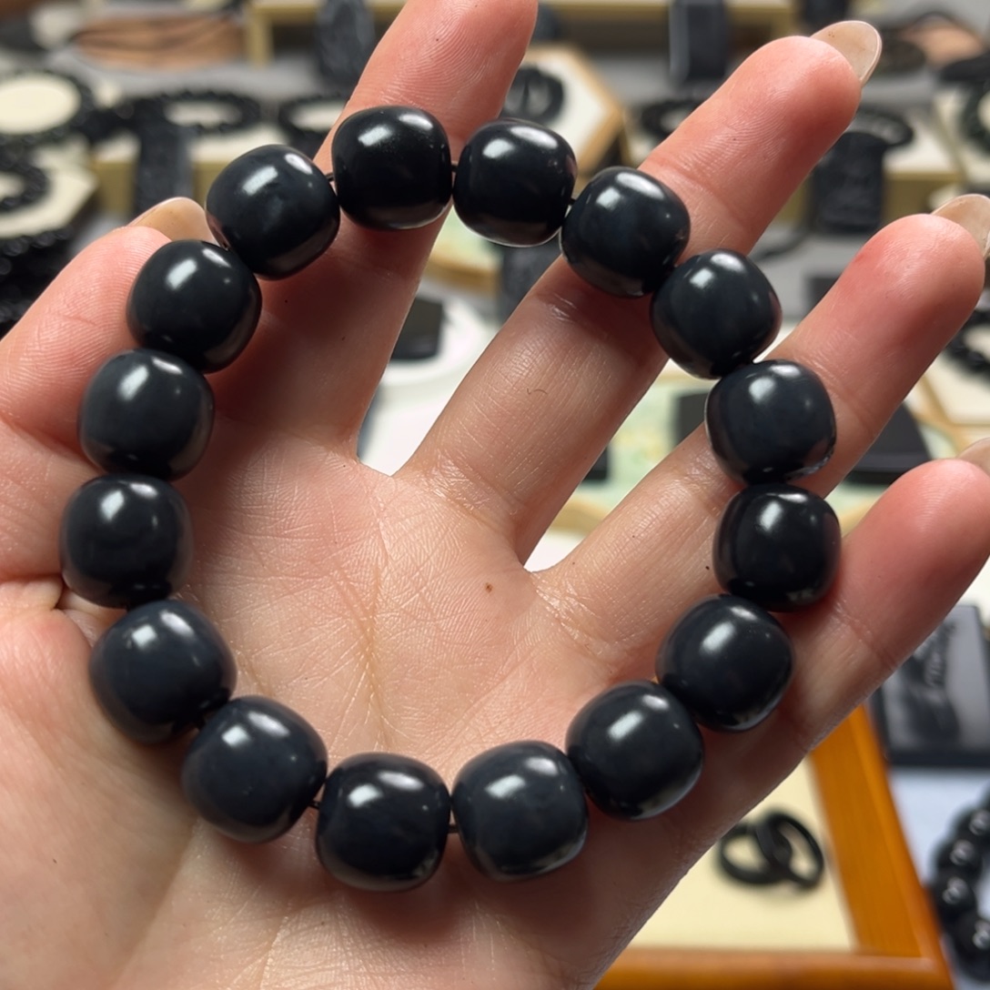 和田玉（墨玉）未镶嵌颈饰卡14老型体验