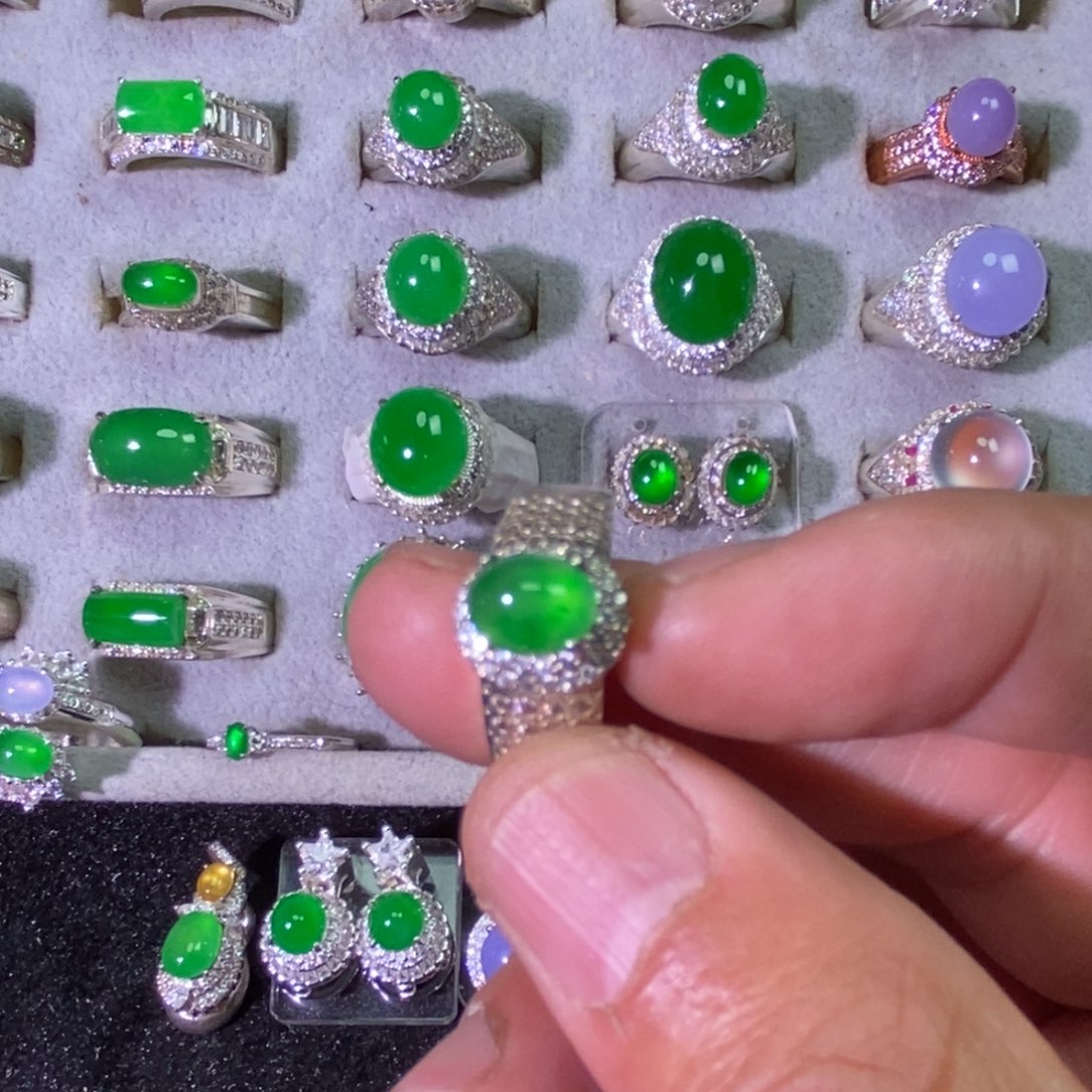 翡翠未镶嵌戒指戒指