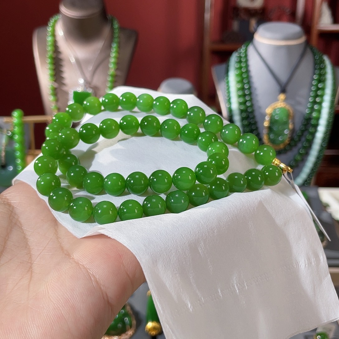 神***姐和田玉（碧玉）18K金镶嵌颈饰