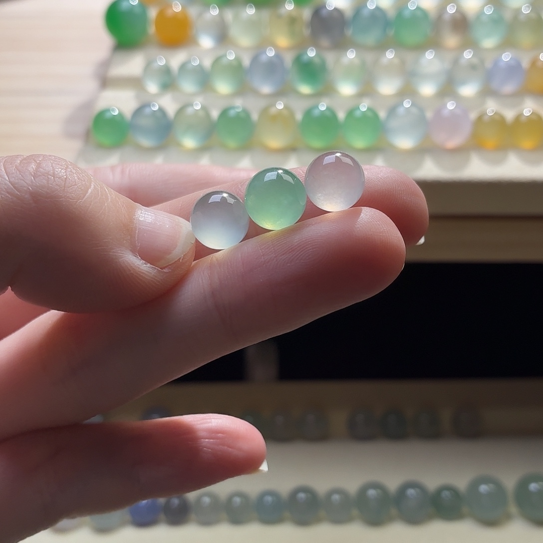 敏***敏翡翠散珠翡翠1282