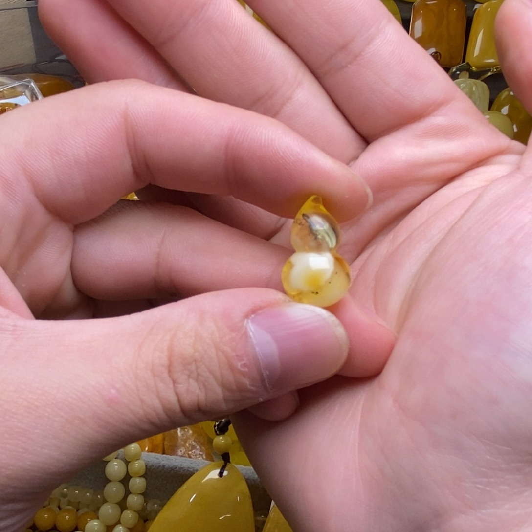 琥珀未镶嵌裸石蜜蜡