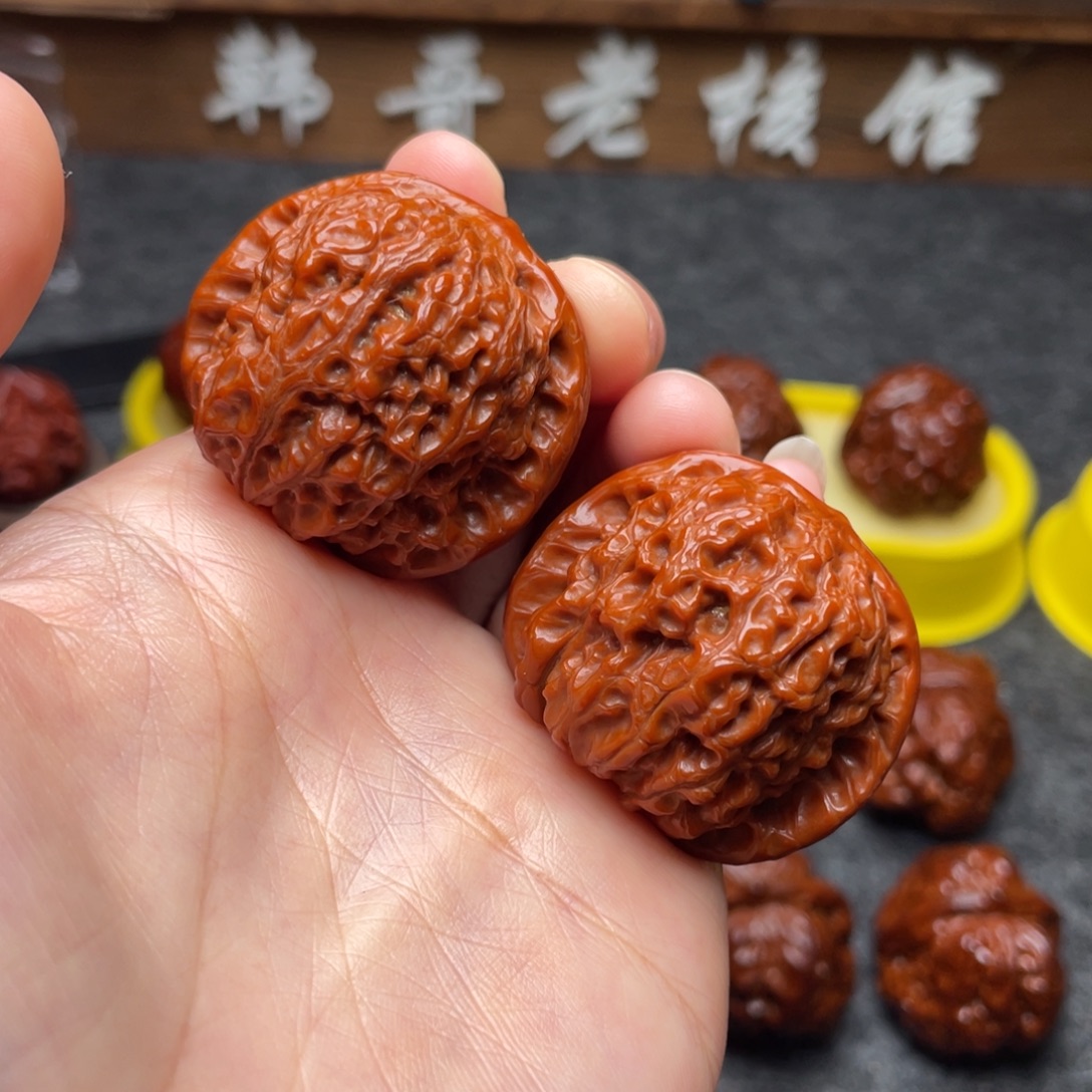 文玩核桃吊坠文玩核桃 手把件 血麒麟 38