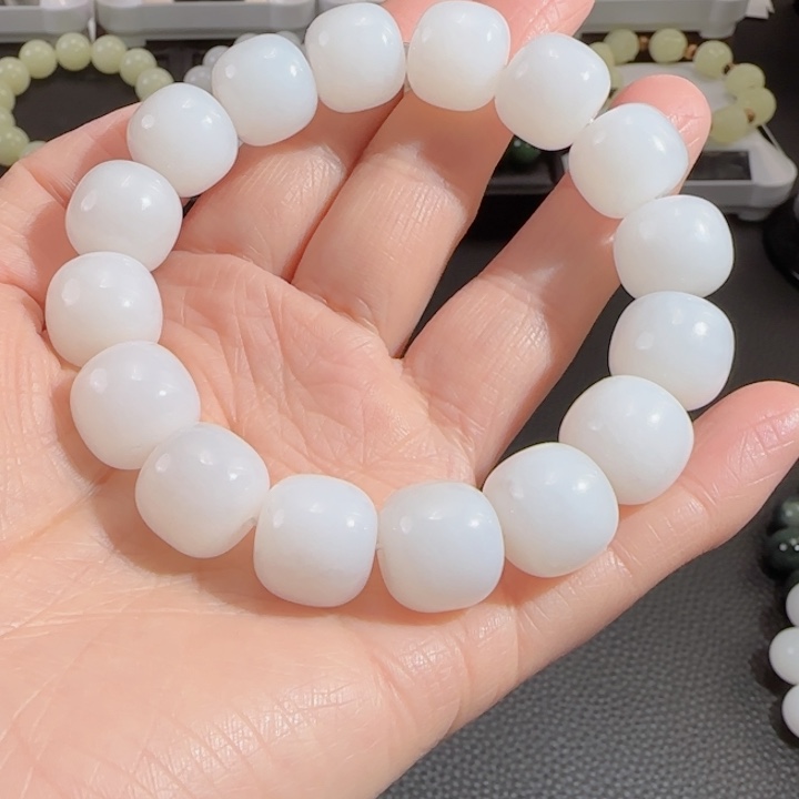 和田玉手串未镶嵌观*觉