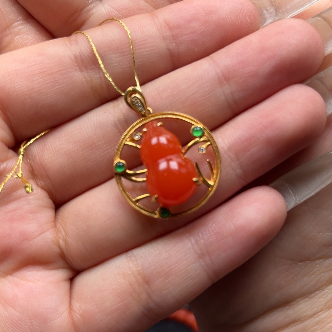 南红玛瑙吊坠(不含链)18K金镶嵌