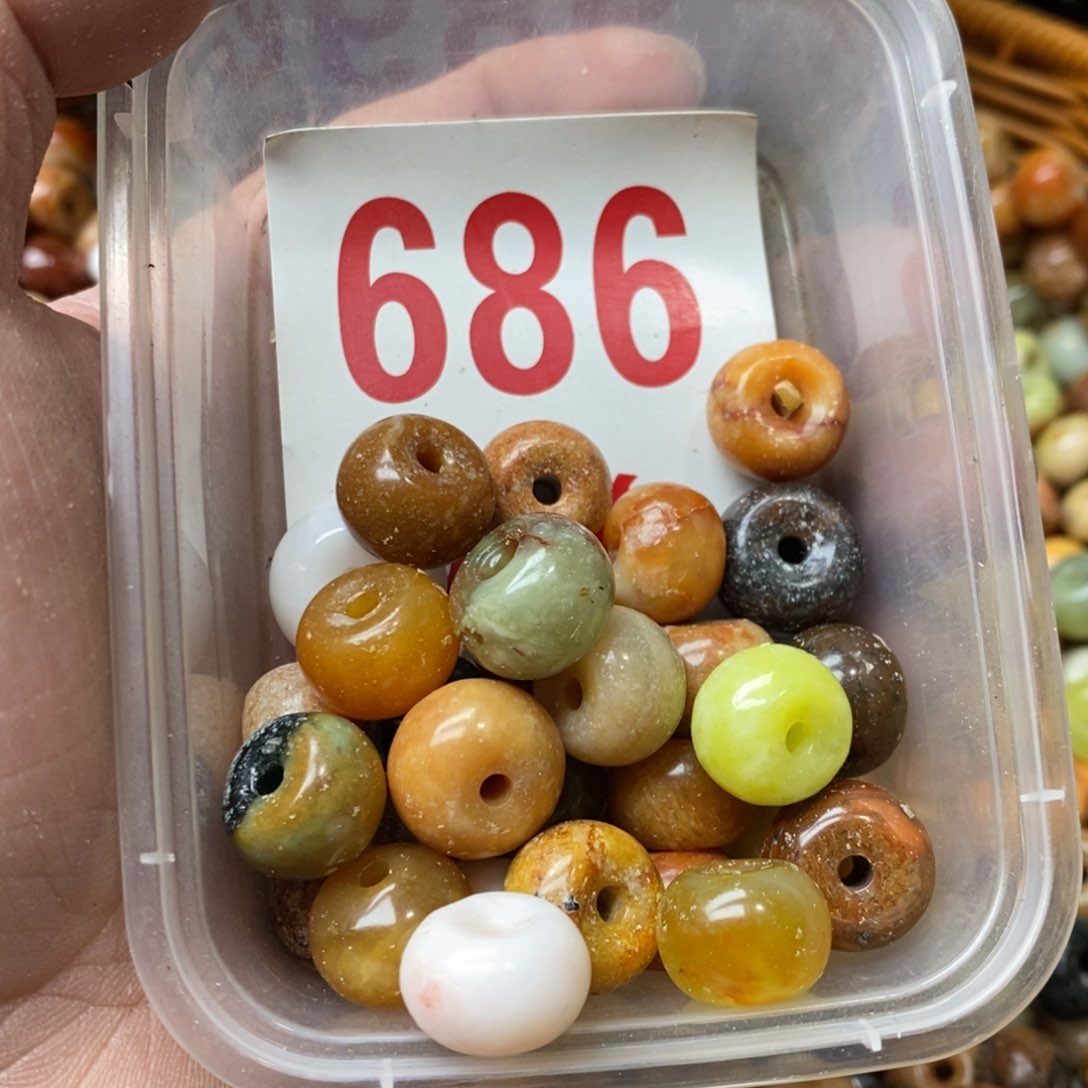 蛇纹石玉挂坠未镶嵌