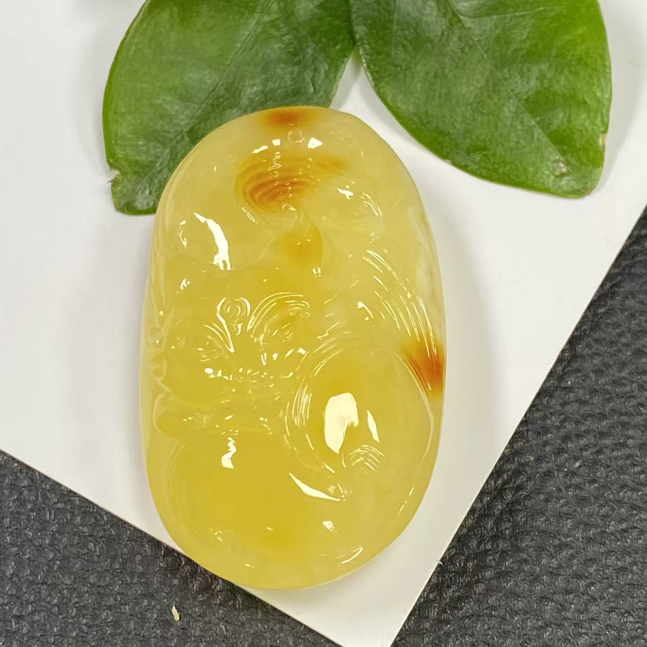 「戴琴珠宝」Q1133-蜜蜡雕刻件吊坠（多样性发其一）