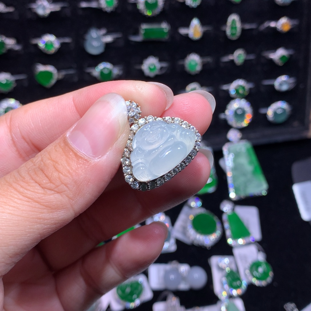 翡翠银S925镶嵌颈饰翡翠