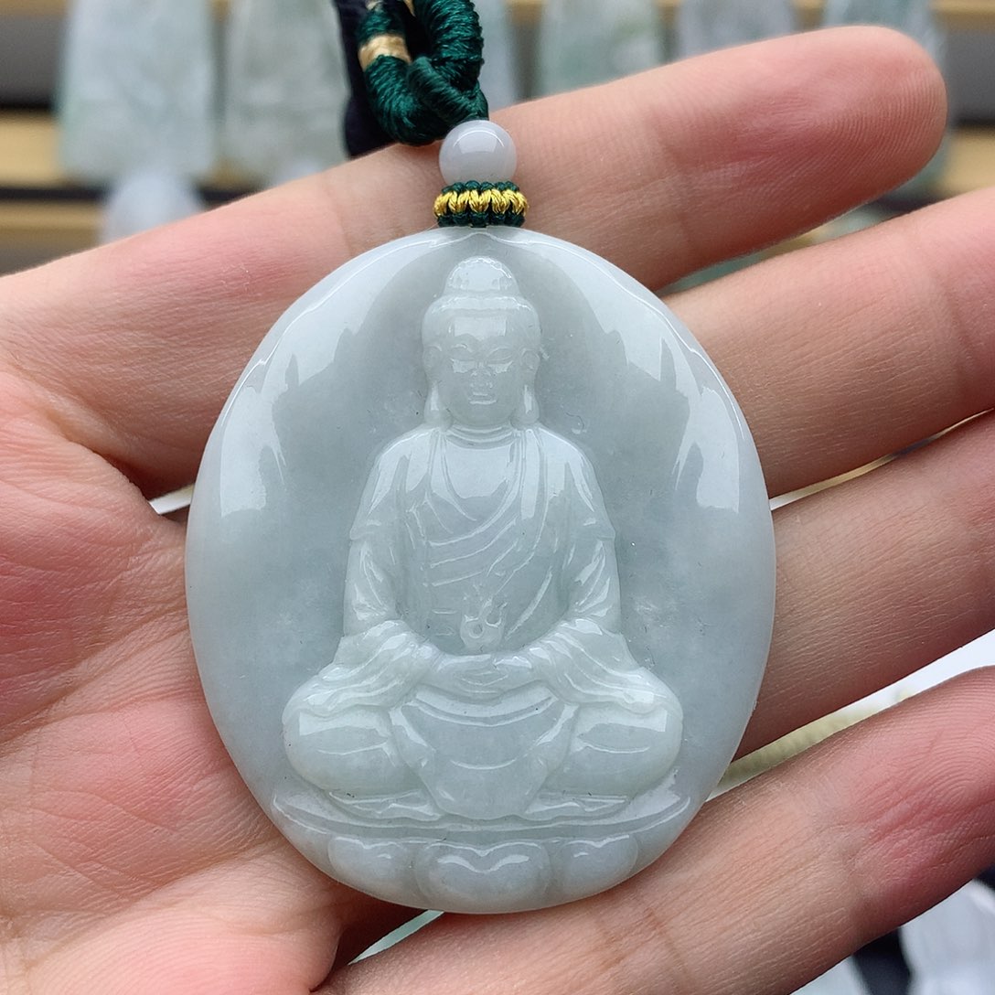 翡翠颈饰未镶嵌大日如来