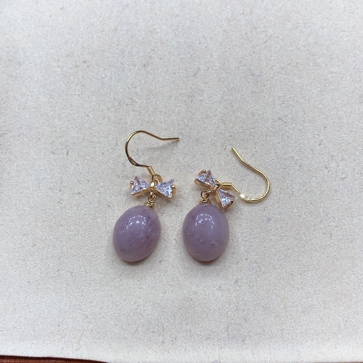 石英质玉颈饰合金