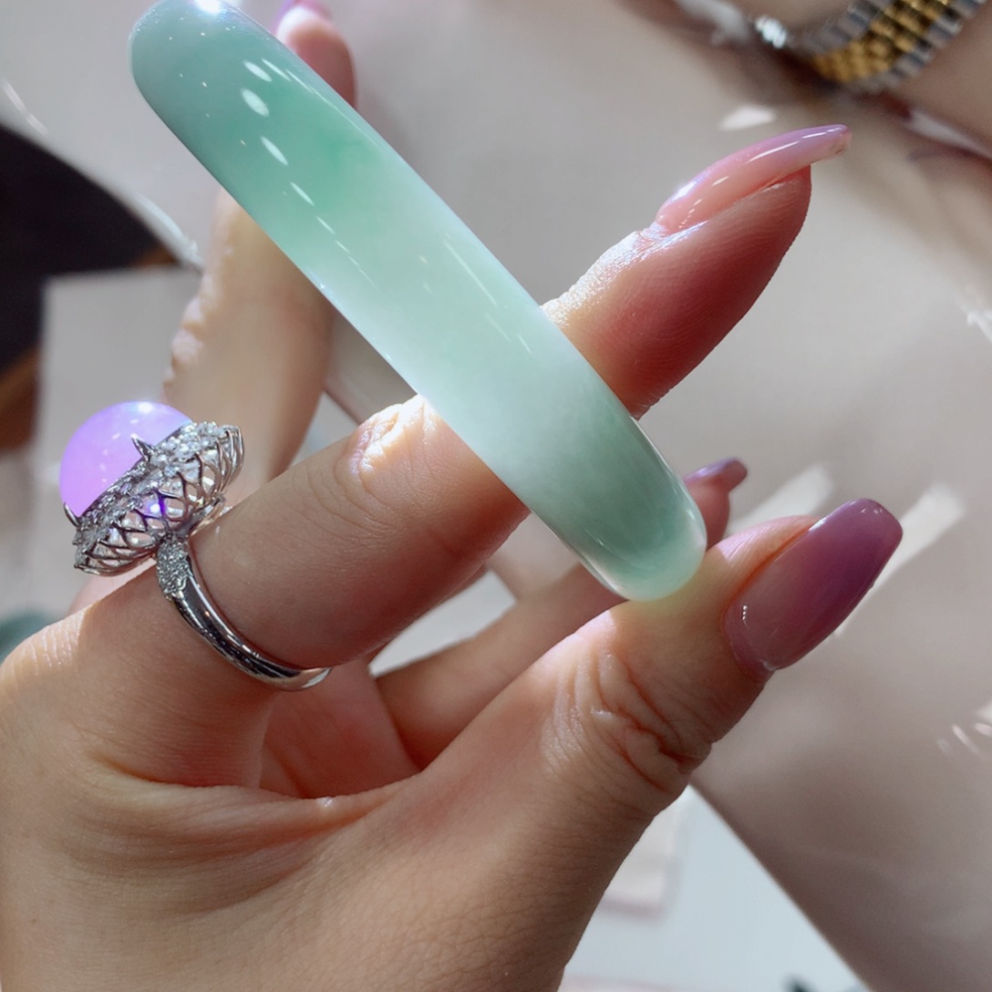 翡翠手镯未镶嵌?****?买断