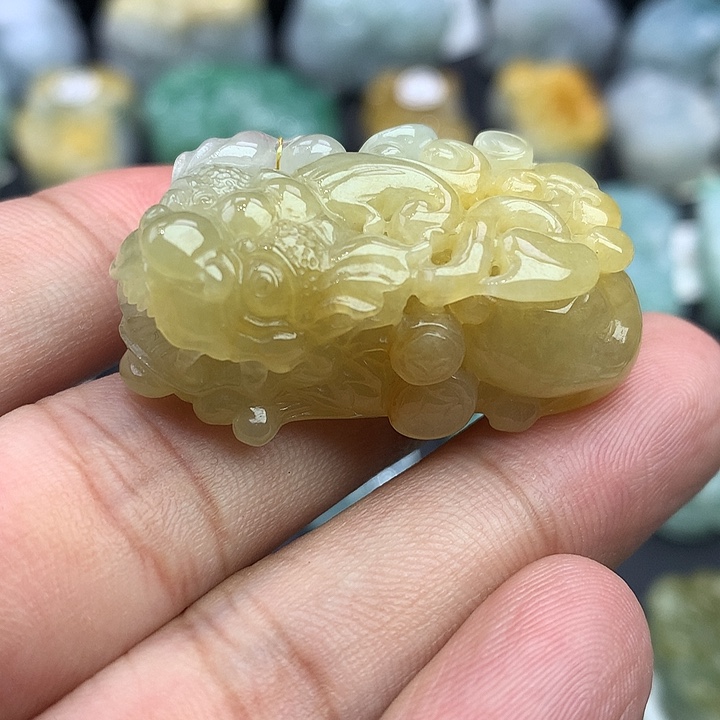 颈饰未镶嵌翡翠天然缅甸翡翠貔貅吊坠