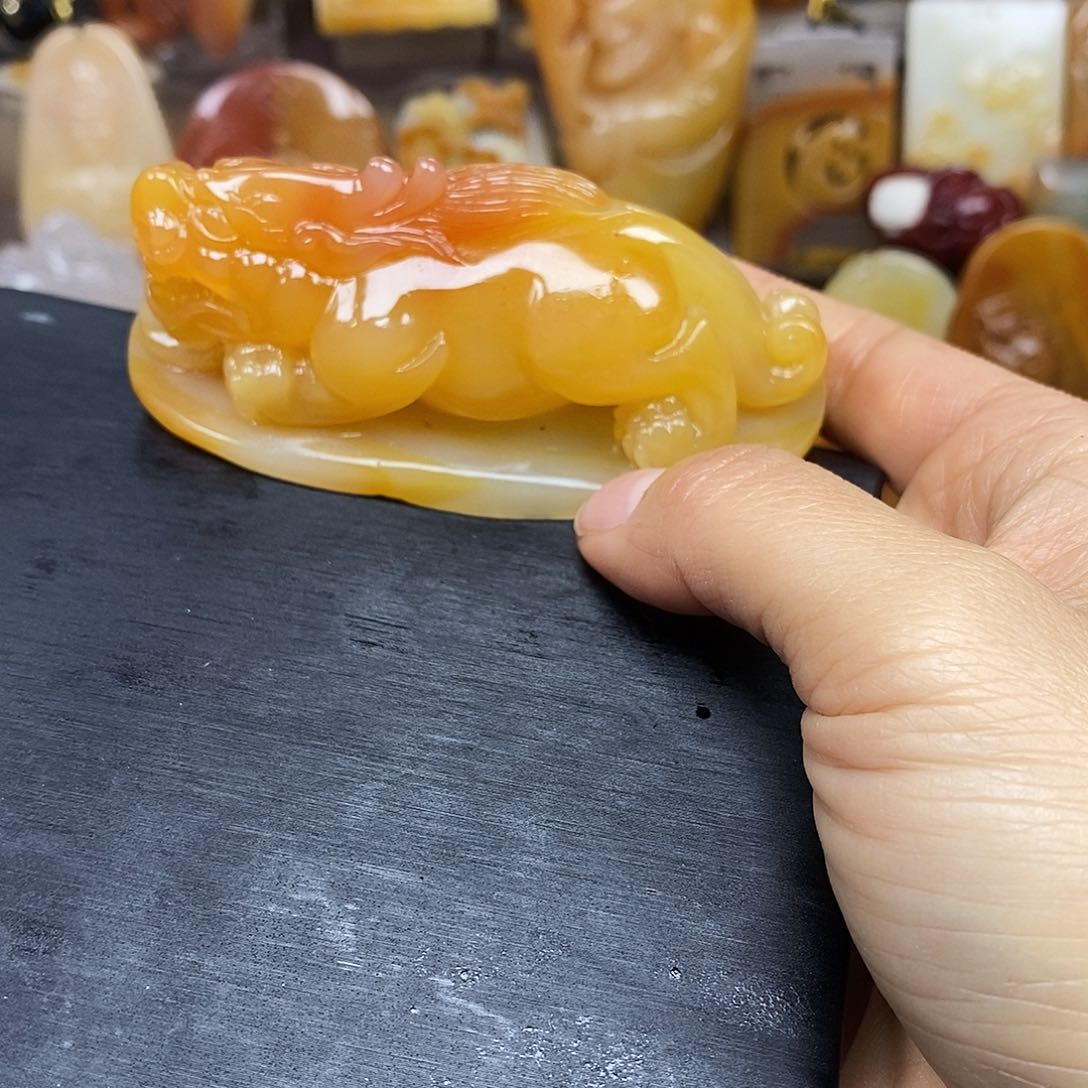 石英质玉（黄龙玉）颈饰未镶嵌