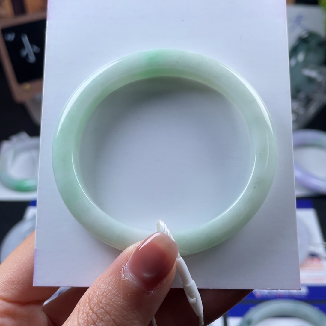 翡翠未镶嵌手镯基地质检