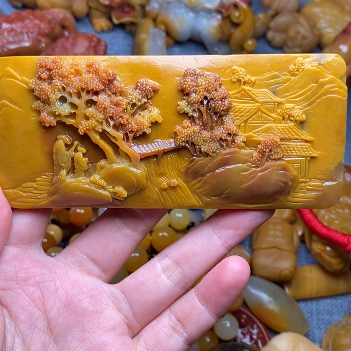 石英质玉（黄龙玉）合金颈饰