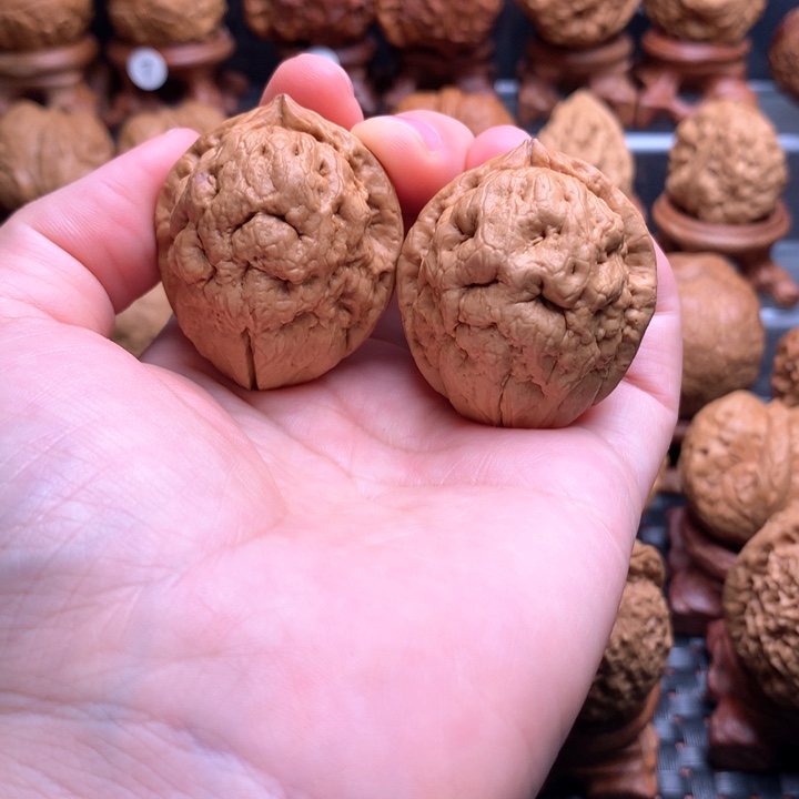 桃核把件7佛罗王，