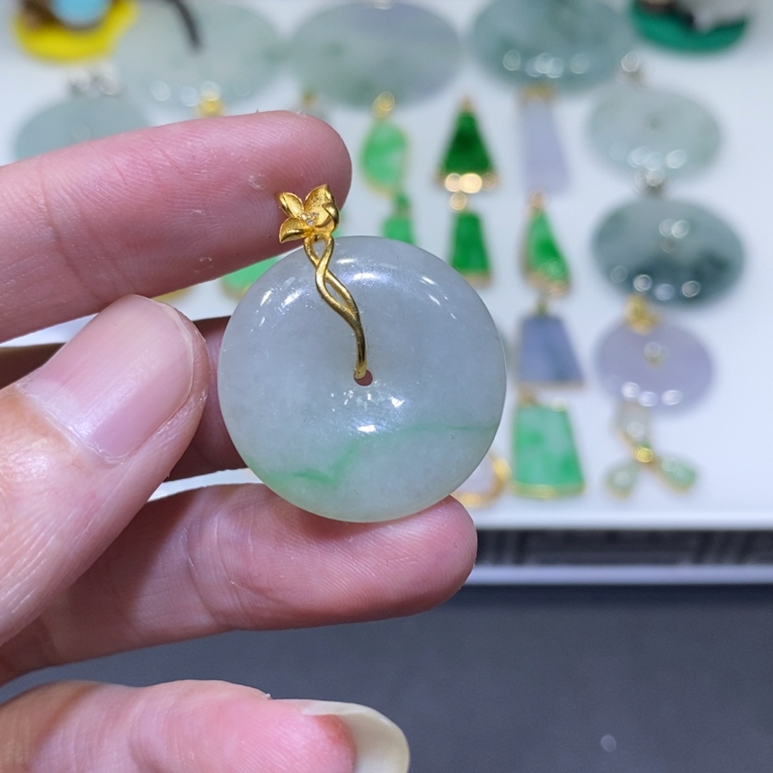 翡翠18K金镶嵌吊坠(不含链)