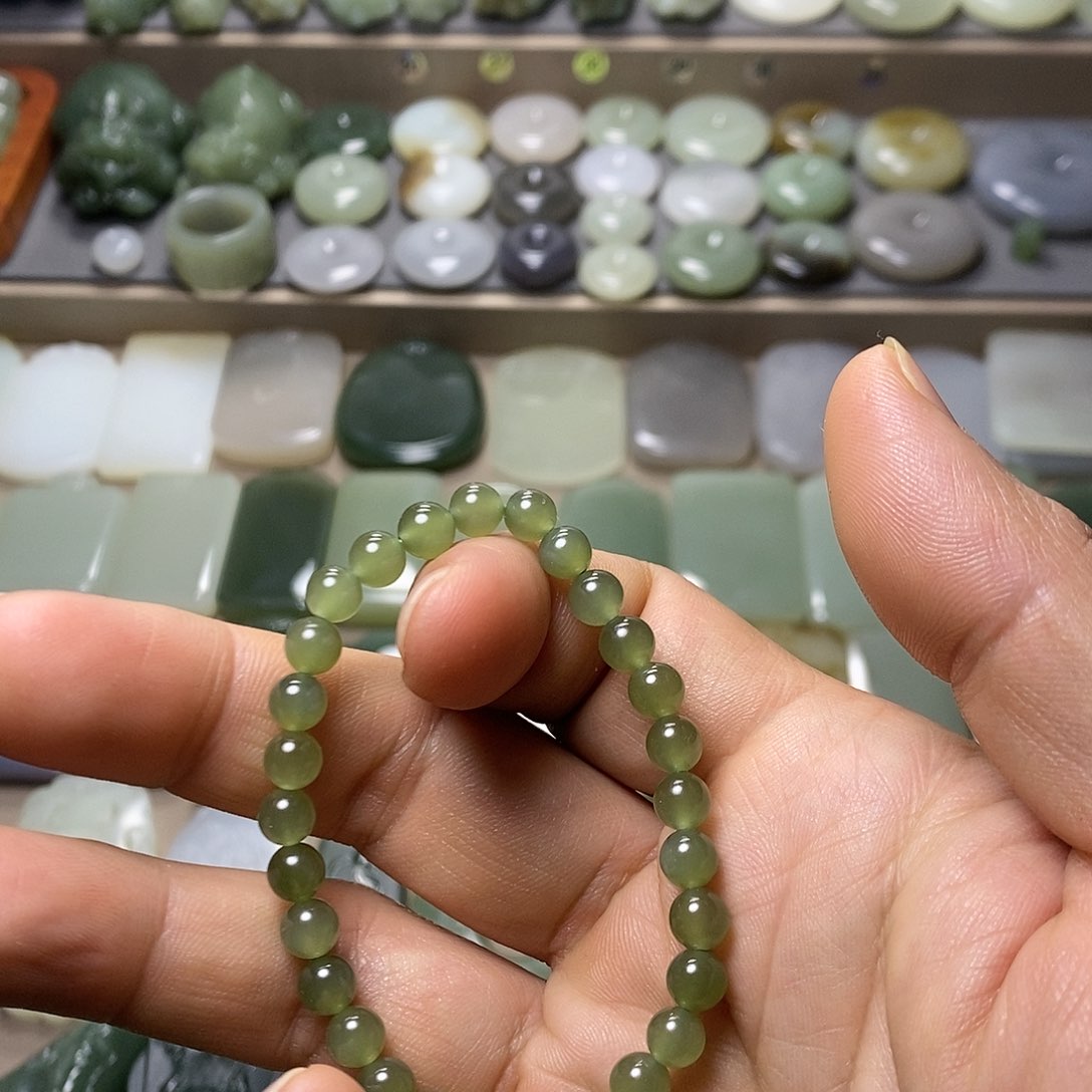 和田玉颈饰未镶嵌