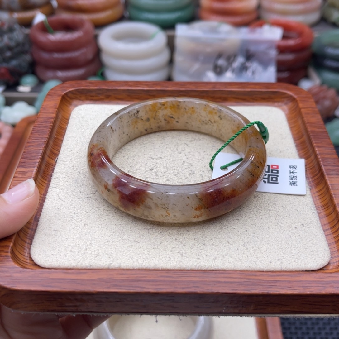 石英质玉未镶嵌手镯