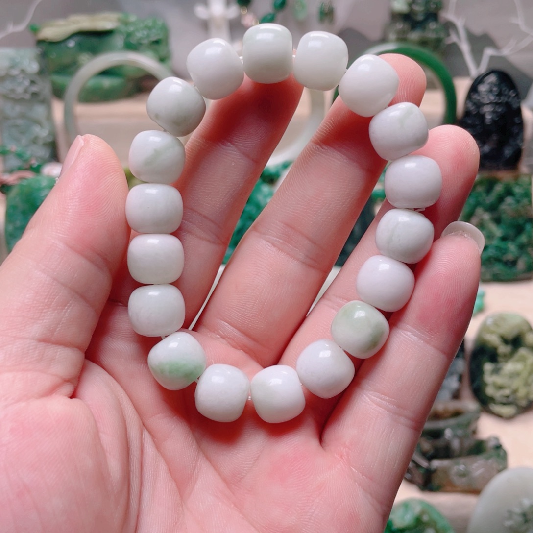 独山玉未镶嵌颈饰