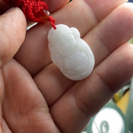 翡翠颈饰未镶嵌蝴****）翡