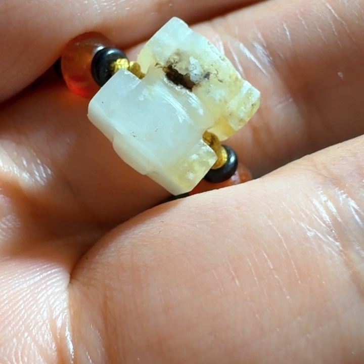 小***光和田玉（糖玉）未镶嵌挂件