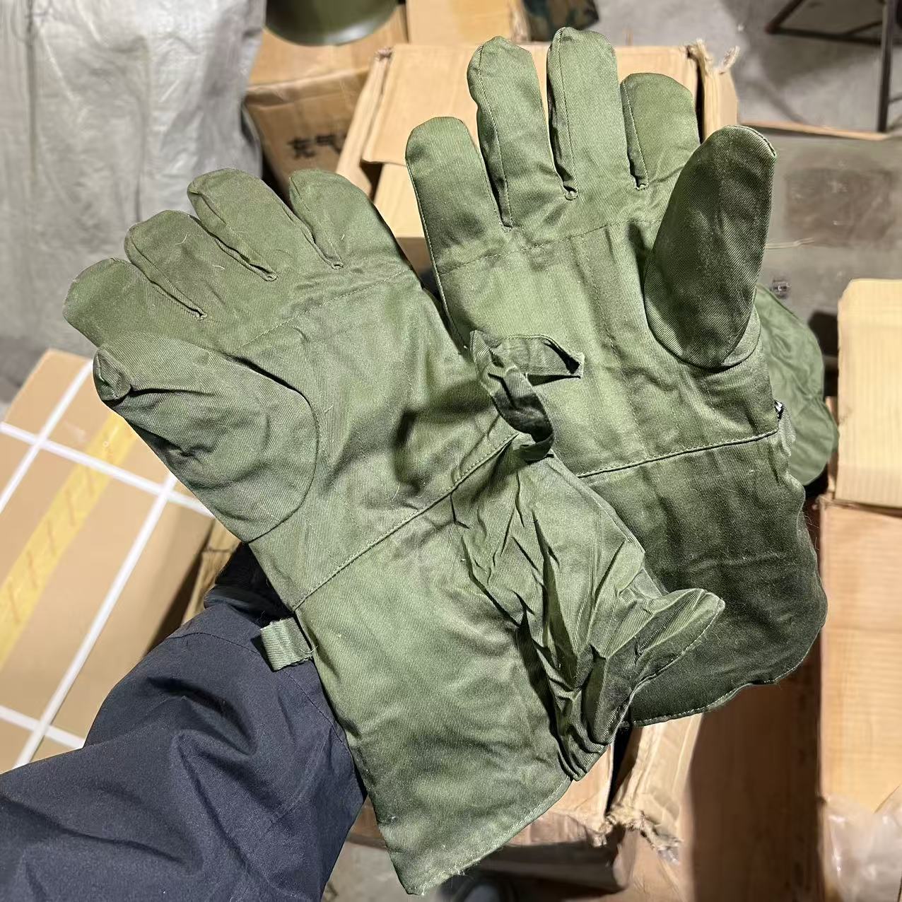 正品五指兔毛手套全新库存