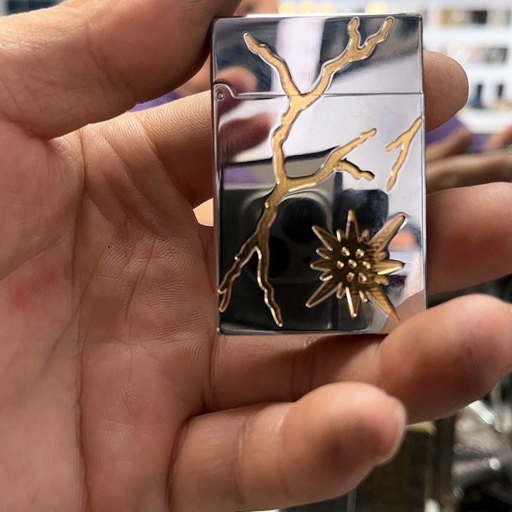 惊雷煤油打火机朗声