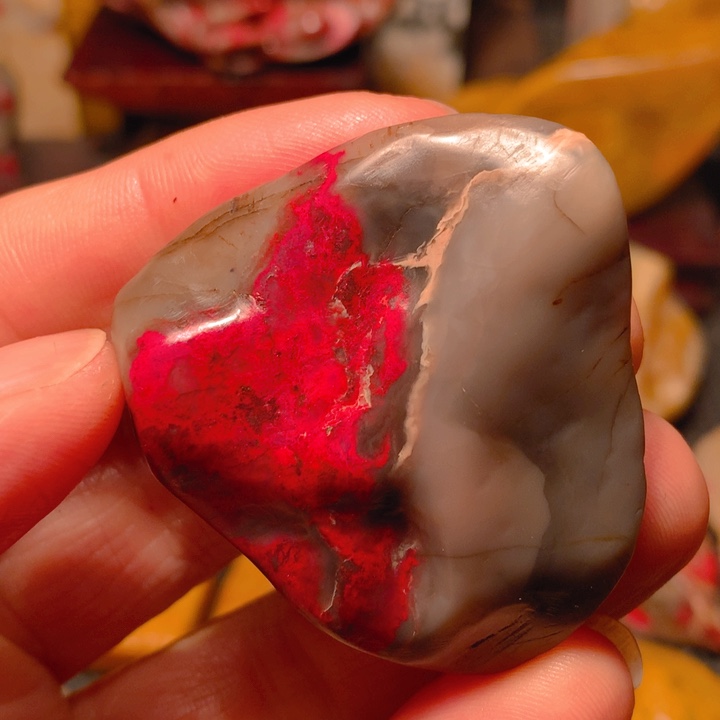 昌化石小****缺昌化鸡血石